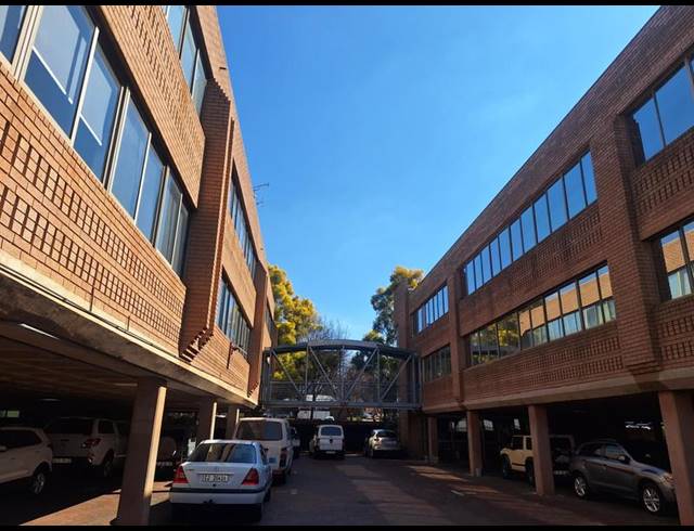 BUSINESS PROPERTY TO RENT IN LYNNWOOD